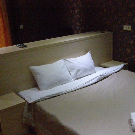 Sadok Hotel Kiev Buitenkant foto